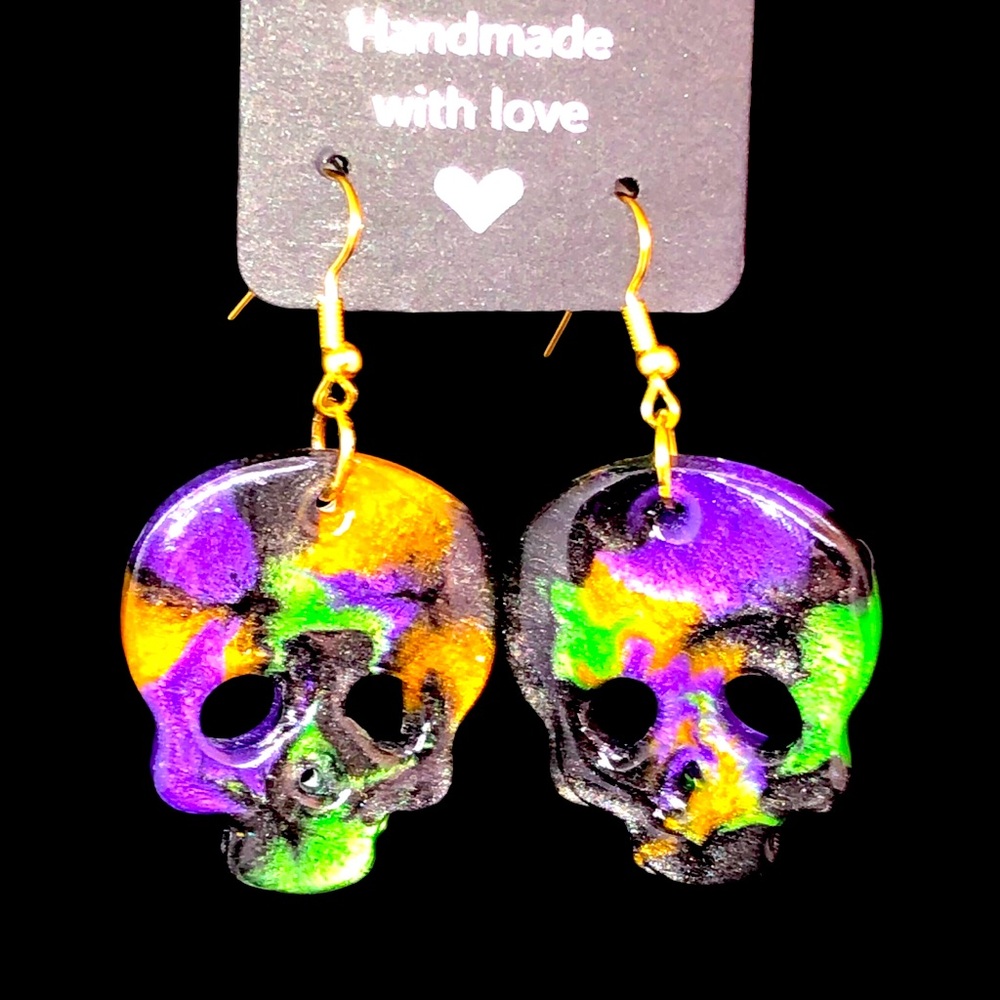 Handcrafted Halloween Skull Jewelry Mardi Gras Color Pierced Dangle Earrings NEW - Picture 1 of 4